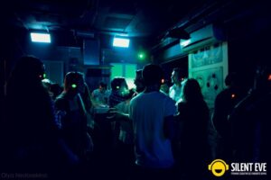Тихая дискотека в наушниках Silent Disco