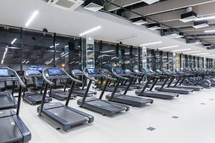 Фото компании Фитнес-клуб DDX Fitness на улице Юности Сеть